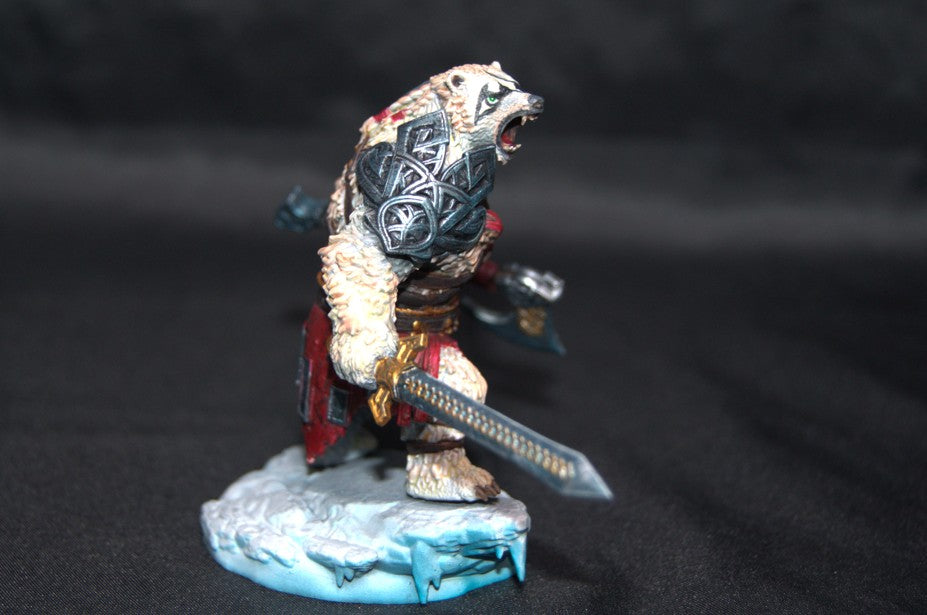 Polar bear vanguard miniature hand painted to display level
